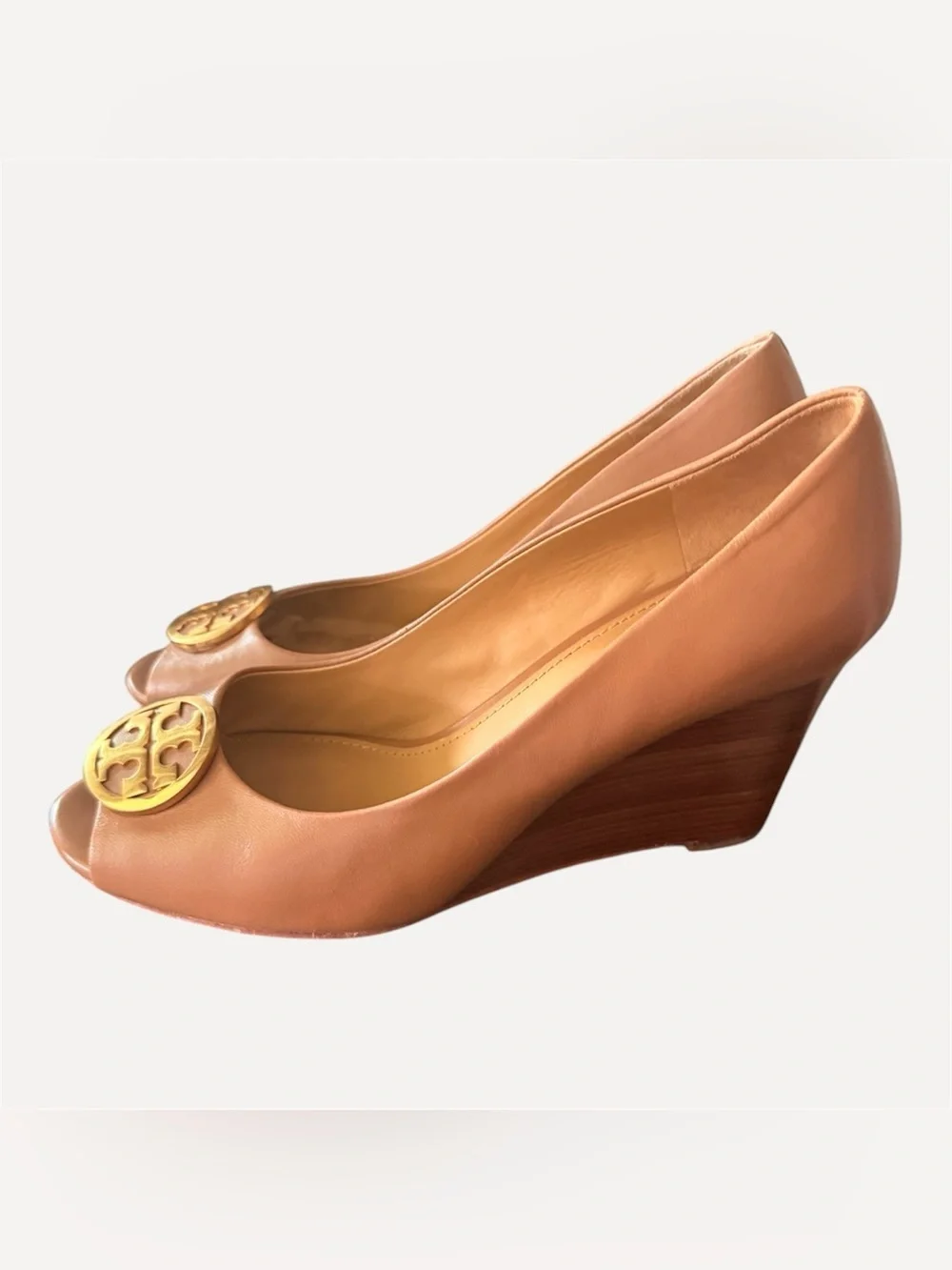 Tory Burch Women’s Size 8M Brown Leather Peep Toe Wedge Heels Logo Pumps